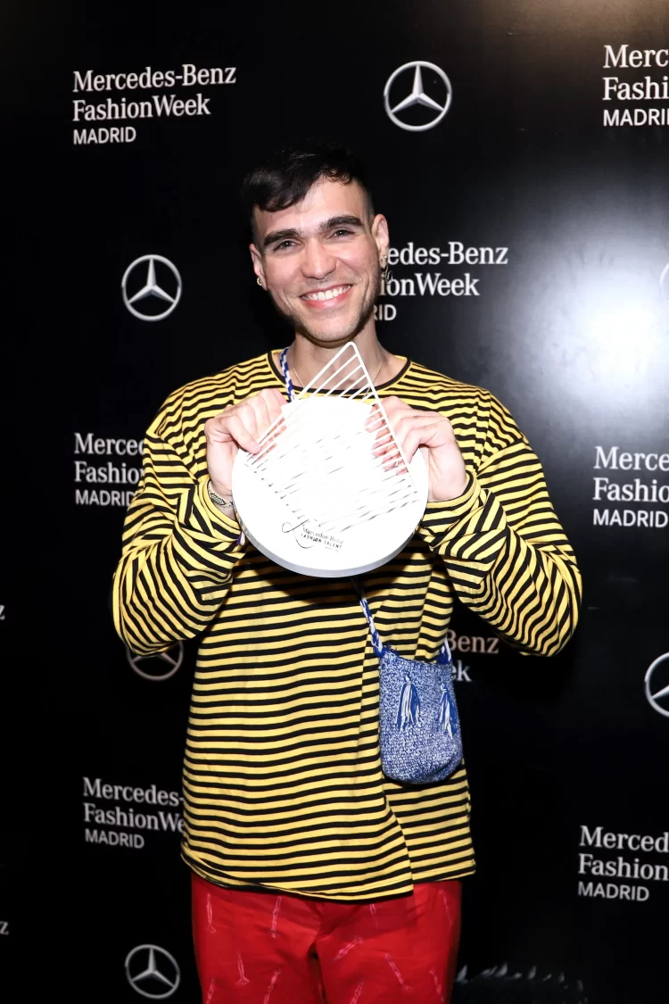 @rubearth se alza de nuevo con el premio al joven talento de la moda 2022