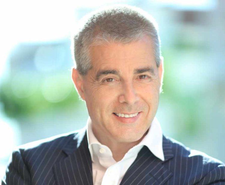 La UNESCO premia la investigación sobre la caña de azúcar del Dr. H.C. Vicent Mahiques Fornés