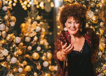 Encarni Navarro presenta su gira navideña  2024