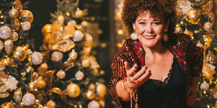Encarni Navarro presenta su gira navideña  2024