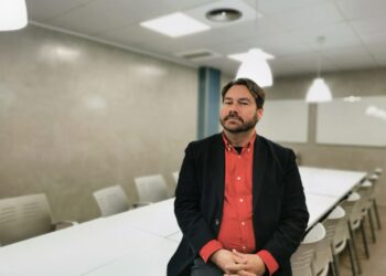 Hackeo a cuentas de influencers: un peligro real y creciente. Entrevista con el experto.