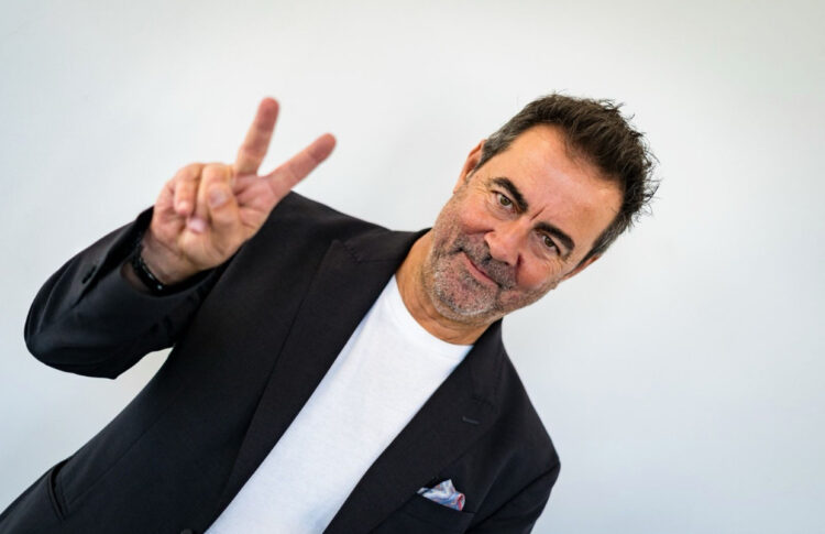 Jaume Aviles nos presenta su proyecto “You Are Not Alone, No estás solo»