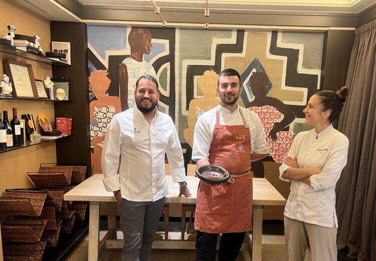 El chef Ramsés González rinde homenaje a la Virgen del Pilar con su postre Ofrenda de Flores