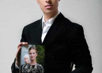 Jesús Reyes: el periodista experto en moda y casas reales que triunfa en los medios de comunicación por sus acertados análisis de estilo de royals y celebrities