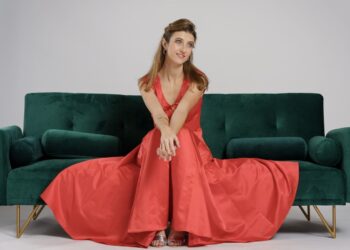 UNA ESTRELLA QUE BRILLA MÁS QUE NUNCA Y SE LLAMA RAQUEL DEL PINO