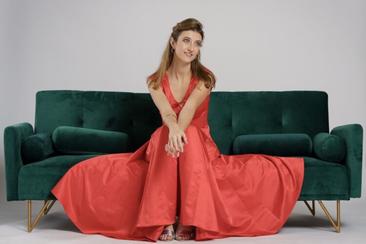 UNA ESTRELLA QUE BRILLA MÁS QUE NUNCA Y SE LLAMA RAQUEL DEL PINO