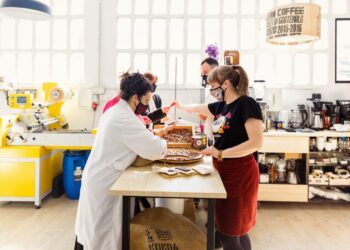 SABORES NAVIDEÑOS: EL MARIDAJE PERFECTO PARA CHOCOLATE, VINO Y CAFÉ