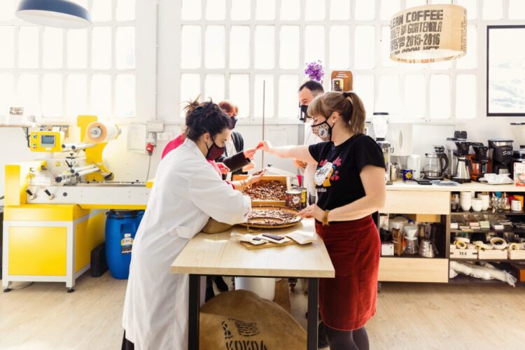 SABORES NAVIDEÑOS: EL MARIDAJE PERFECTO PARA CHOCOLATE, VINO Y CAFÉ