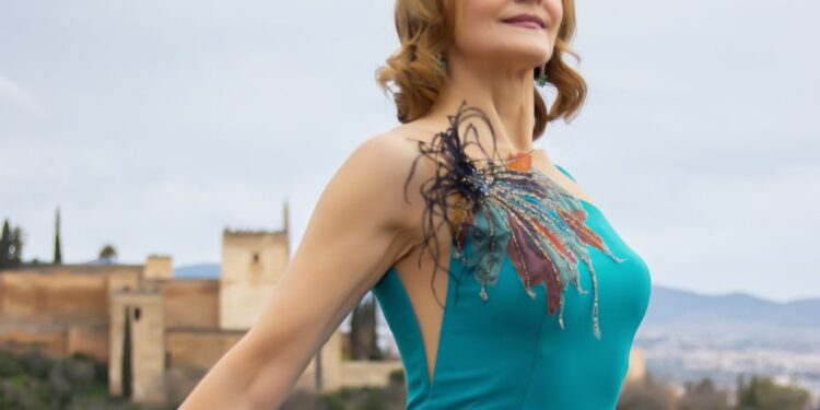 La actriz Azucena de la Fuente homenajea ‘Muerte en Granada’ 30 años después