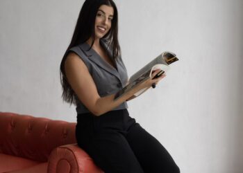 Sara Elisabet Gimeno, CEO de RouletteBagStore: “Mi ejemplo es Coco Chanel; como ella, las mujeres tenemos el poder de innovar, de redefinir el mercado y de dejar nuestra huella en el mundo”