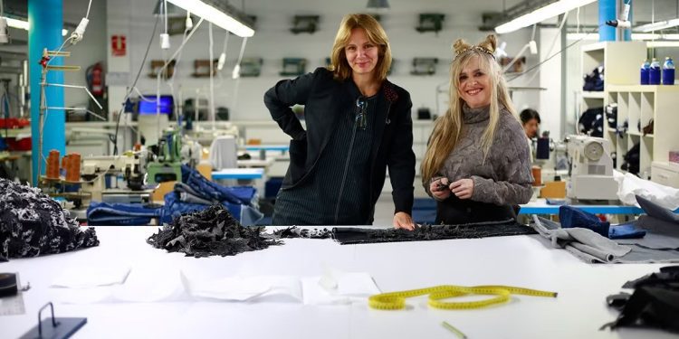 Jeanologia colabora con María Lafuente en una colección de homenaje a los afectados por la DANA