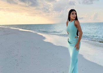 ANNA BROW : VACACIONES EN EL PARAÍSO DE  MALDIVAS