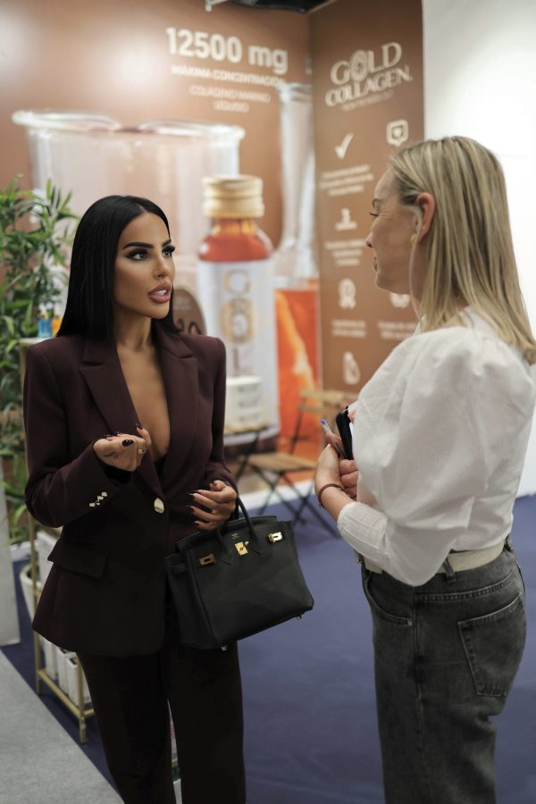 Stand Gold Collagen Fotografía: Viktoria @lumiere.art_studio