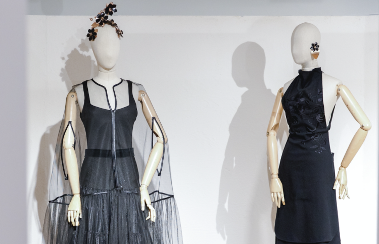 Pilar Dalbat inaugura, de la mano de Fundación Caja Rural Granada, nueva exposición en el Museo del Automóvil y la Moda de Málaga