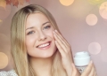 Los 4 productos de farmacia imprescindibles este otoño para cuidar piel, pelo y cuerpo, según Marián Montero, CEO de Farmacia Velázquez 30 Madrid